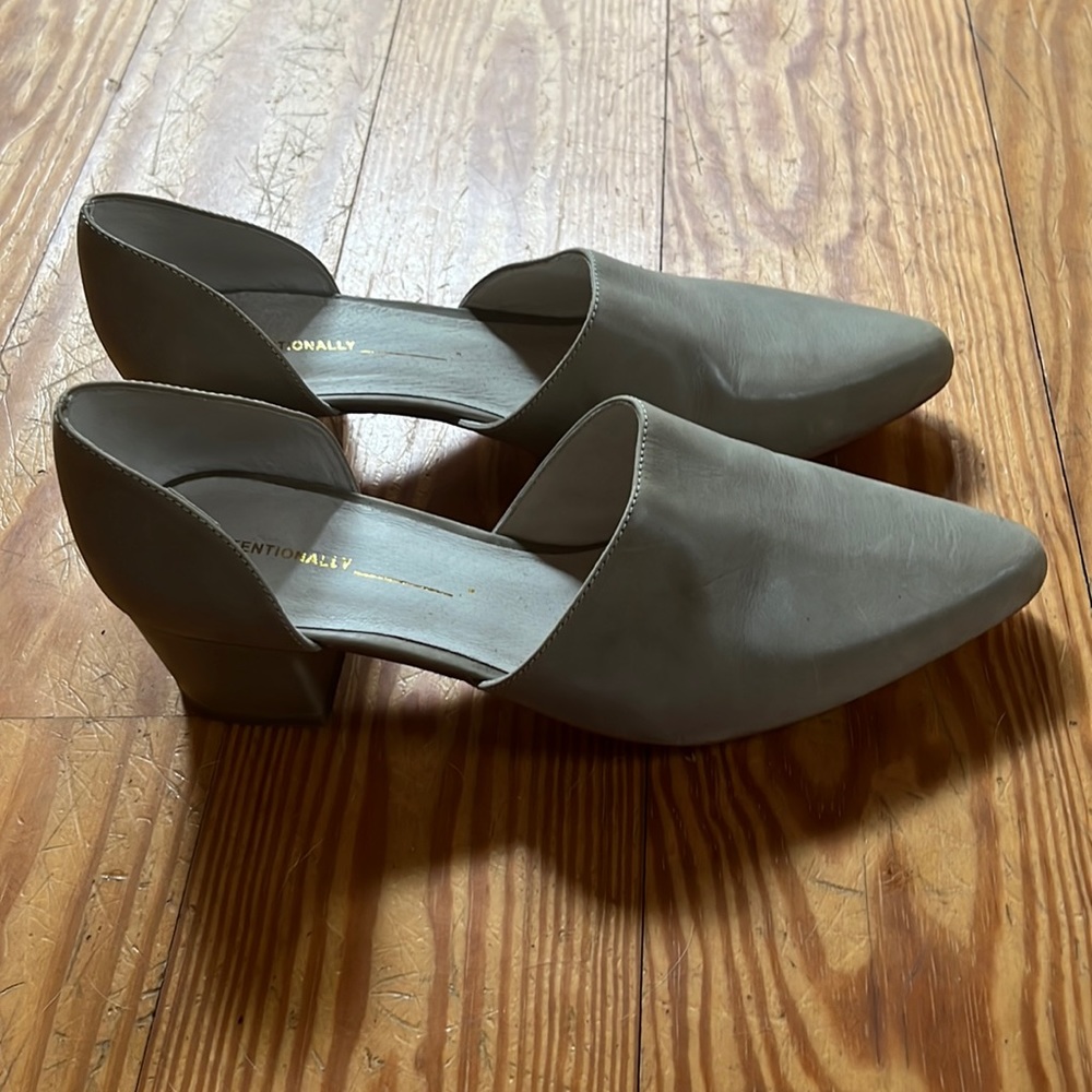 INTENTIONALLY BLANK PERF-HI HEEL in light teal